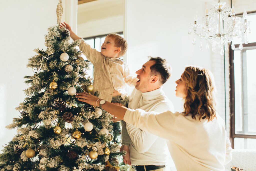 magie noël sapin de noël décorations illuminations cadeaux de noël histoires de Noël enfant famille